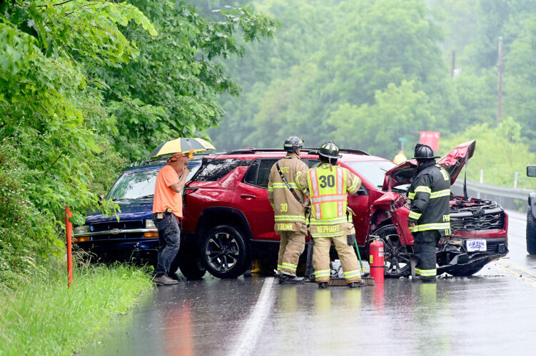 Multi-vehicle accident on Frankstown Road